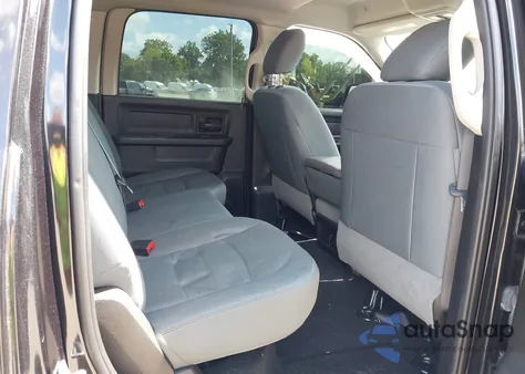 2019 Ram 1500 Classic Express 4X2 5'7 Box z USA, uszkodzony, nr VIN 1C6RR6KT0KS538879